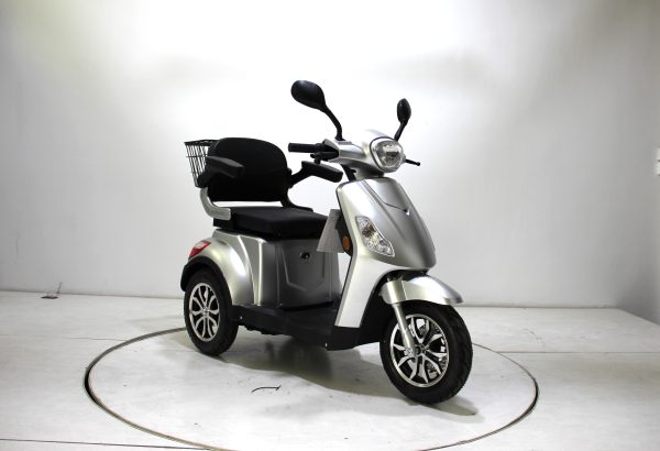 The Shopper 3 Wheel Electric Scooter - Image 4